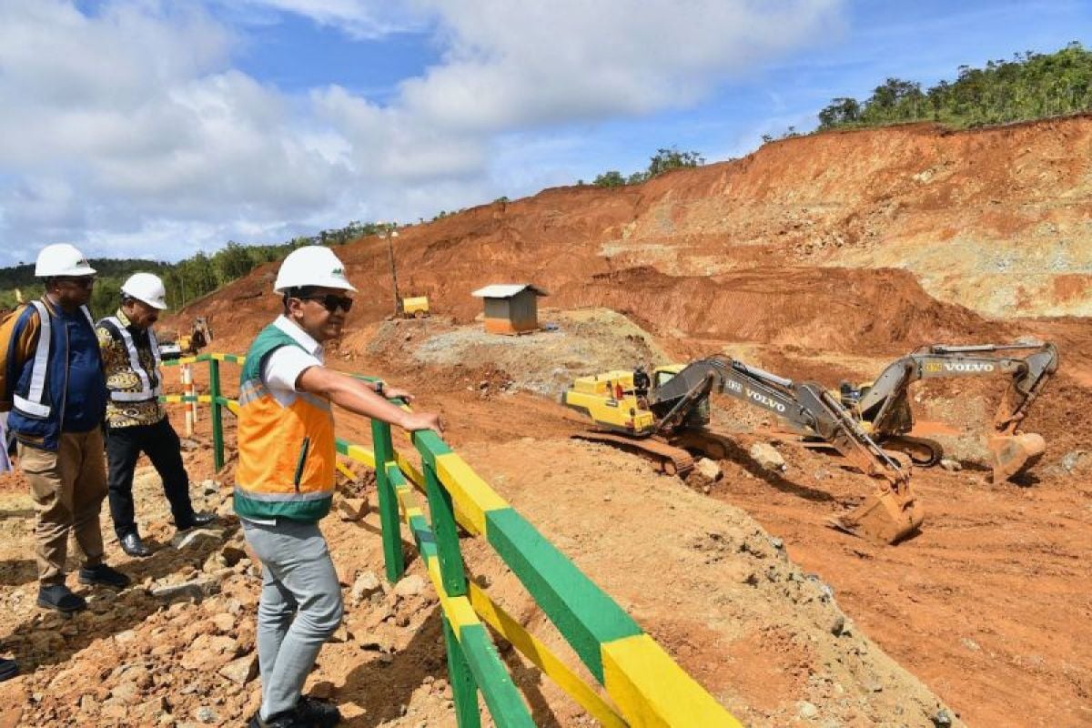Tambang di Pulau Gag